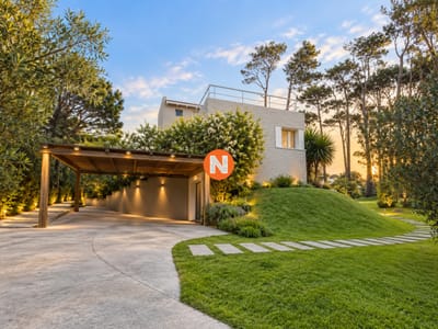 Casa en Venta y Alquiler, Laguna Blanca, La Barra, 5 Dormitorios.