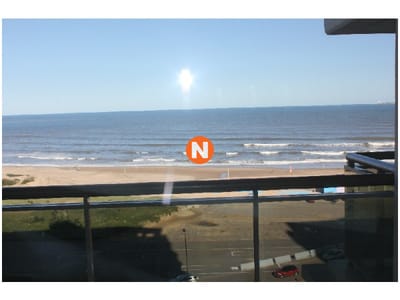 Apto de 3 dorm primera línea sobre el mar.