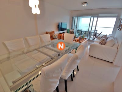 Torre de Categoría a metros del mar con amplios amenities.