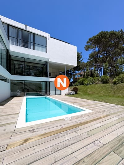 Casa moderna a estrenar en La Barra con vistas al mar