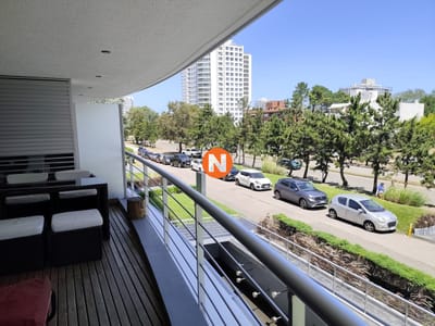 Venta apartamento dos dormitorios Punta del este edificio Tressesenta
