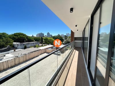 Venta apartamento dos dormitorios Punta del este Playa Mansa Parrillero propio