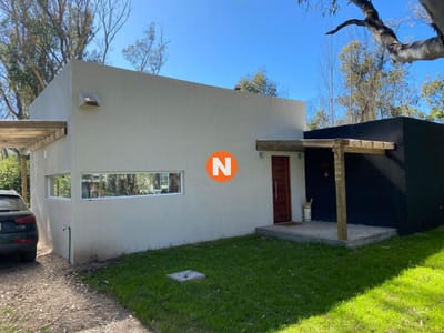 Casa en venta con Piscina y Parillero