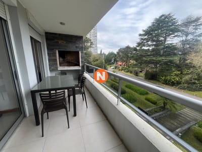 Alquiler Apto 1 Dorm en Playa Mansa, balcon y parrilla - Punta del Este
