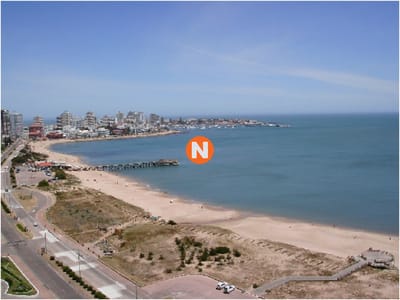 Apartamento en Venta y Alquiler, Mansa, Punta del Este, 4 Dormitorios.
