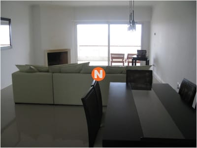 Apartamento en Venta y Alquiler, Mansa, Punta del Este, 2 Dormitorios.