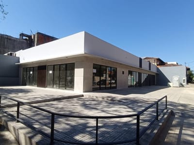 Salón Comercial en Alquiler en Lambaré – 60 m² – Barrio Santa Luisa