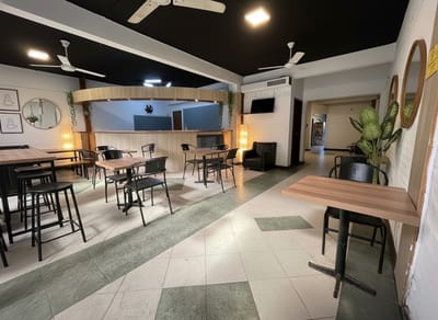 En venta complejo multifuncional de 3 pisos ubicado en Avda Santisima Trinidad 