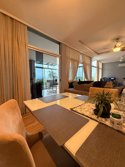 EN VENTA HERMOSA RESIDENCIA EN COSTA DEL LAGO