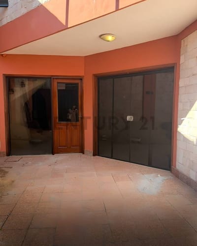 Casa en Alquiler – Barrio Mburucuyá