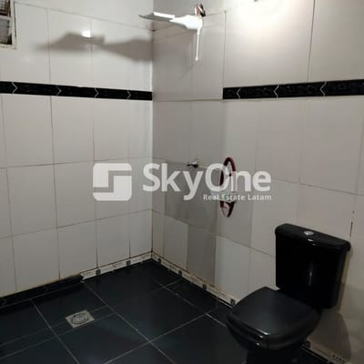 CASA AMPLIA CON PISCINA EN CIUDAD DEL ESTE