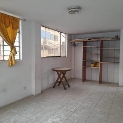 SE VENDE CASA EN ESQUINA OPORTUNIDAD - SJM