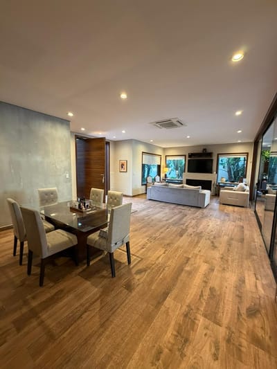 4300 - RESIDENCIA EN MBURUKUYA!