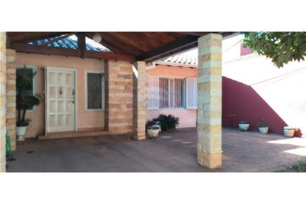 EN VENTA CASA s/ BRUSELAS. BARRIO YCUA SATI
