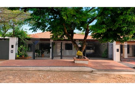 VENDO CASA CON PISCINA EN LAMBARE VALLE APUA I