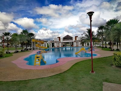 Casa En venta O Alquier En El Urubo Condominio Santa Cruz De La Colina