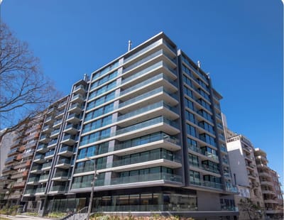 Venta de apartamentos 3 dormitorios Parque de Villa Biarritz proyecto del estudio Carlos Ott y Arq. Carlos Ponce de Leon.