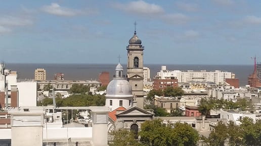 Vendo Local Comercial Montevideo Uruguay Cordón calle Constituyente y Soriano.