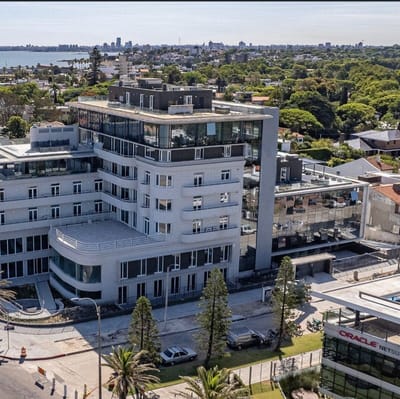 Exclusivo edificio de 22 unidades, 1, 2, 3,4 y 5 dormitorios, con las mejores vistas de Carrasco.
