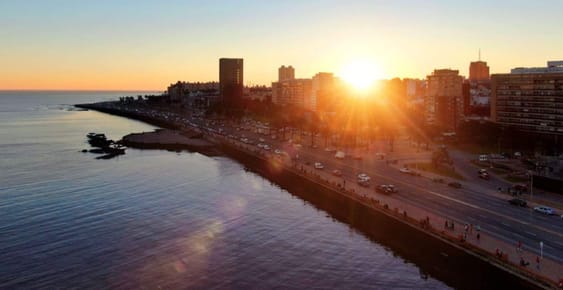 Parque Rodo, unico, vista al Mar, Palacio Mercosur, Ambientes, 1 y 2 dormitorios con Amenities