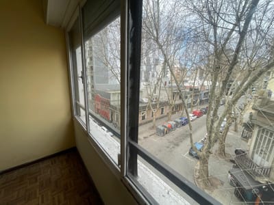 Venta Apartamento 1 1/2 dormitorios sobre Av. 18 de Julio y M C Martinez