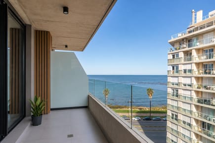 Venta apartamento 2 dormitorios Premium sobre Vazquez Ledesma, Villa Biarritz a 20 metros de la Rambla