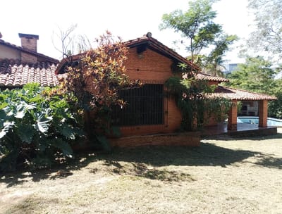 ALQUILO CASA PARA USO COMERCIAL EN VILLA MORRA ASUNCION 