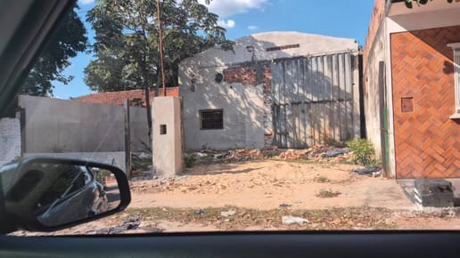EN VENTA TINGLADO A TERMINAR EN BARRIO TACUMBÚ