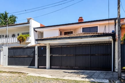 Alquilo Casa de 3 dormitorios en Las Lomas – Gs. 15.000.000 + IVA