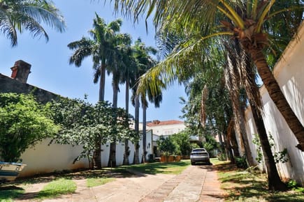 VENDO AMPLIA RESIDENCIA EN ZONA SEMINARIO