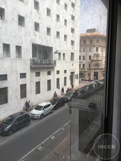 OFICINA EN CIUDAD VIEJA -  2° PISO "EDIFICIO PRESIDENTE" -