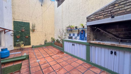 Venta de Casa con Dos Apartamentos en Padrón Único – Tres Cruces / Cordón Norte