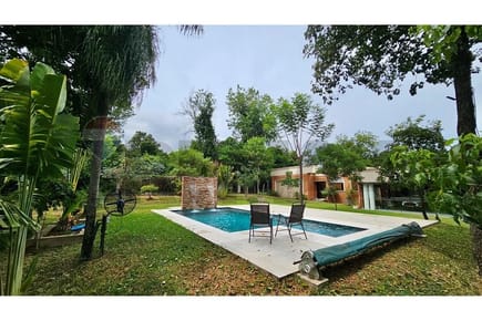 En venta Residencia en Barrio Surubi’i M. R. ALONSO