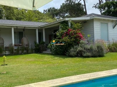 Casa En Alquiler Anual De 4 Dormitorios Y Piscina,rincon Del Indio