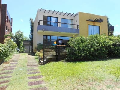 Alquiler Temporada 2023/24 Casa En La Mansa Con Piscina A Pasos Del Mar