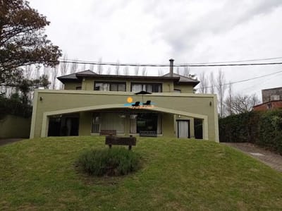 Alquiler Temporada Alta 2022/23! Casa De 3 Dormitorios,en Pinares,punta Del Este!!