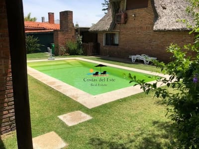 Alquiler Temporada Alta 2022/23! Casa En Playa Mansa De Punta Del Este,5 Dormitorios Y Piscina!