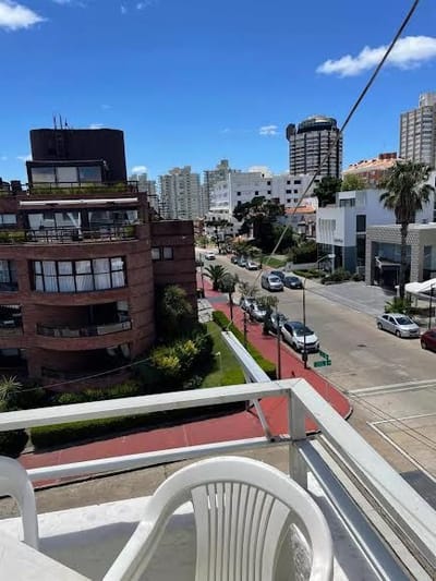 Apartamento en alquiler ANUAL 3 dormitorios, Península, Punta del Este.