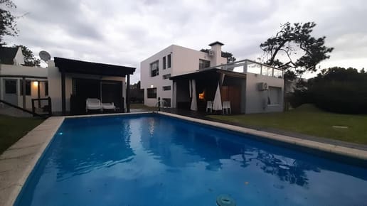CASA en venta de 639 m2 ubicado en Rincón del Indio, Punta!