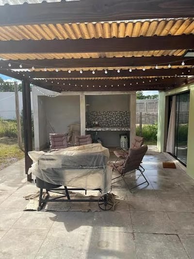 Casa en alquiler de 2 dormitorios c/ cochera en Pinares