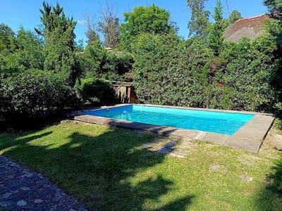 Casa en alquiler c/ cochera en Marly