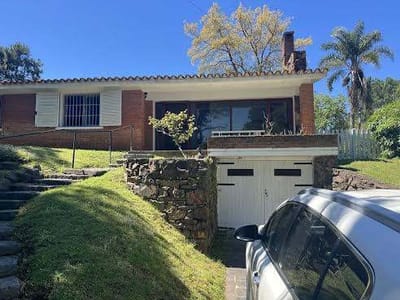 Casa en alquiler c/ cochera en Playa Mansa