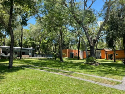 Vendo Amplio Terreno Con 2 Casas. San Bernardino. Cod 037