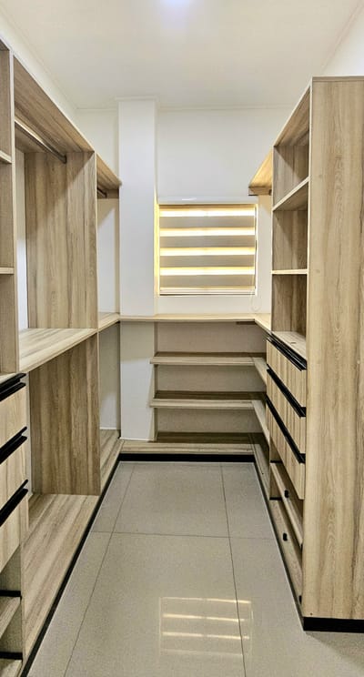 Oferta Dpto en anticretico Edificio Versalles Zona Norte 
