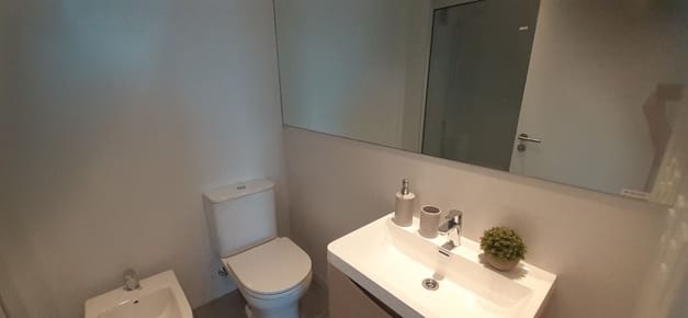 Apartamento Venta 2 Dormitorios Sobre Avenida, Vistas Unicas En Zona De Alta Conectividad Y Servicios!!!