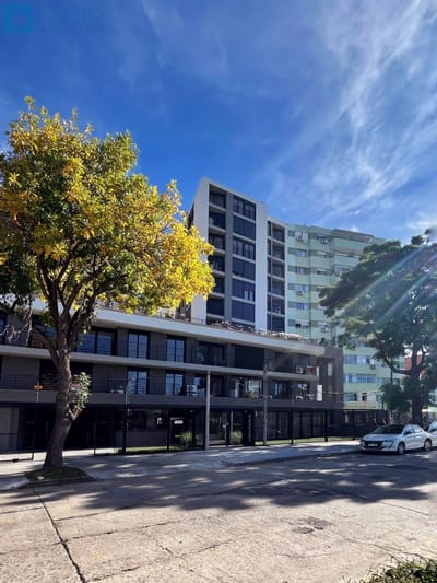 Apartamento Venta 2 Dormitorios Sobre Avenida En Zona De Alta Conectividad Y Servicios!!!