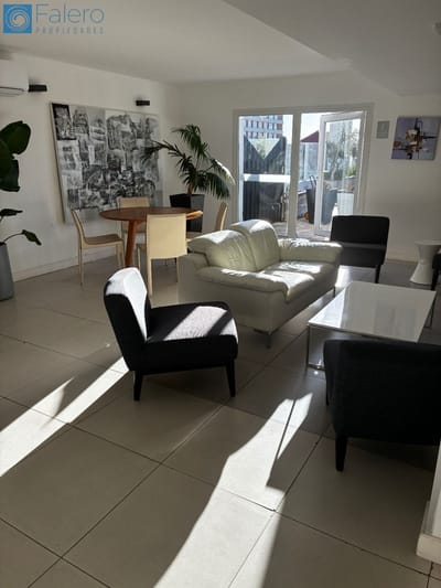 Apartamento en venta c/ cochera en Península