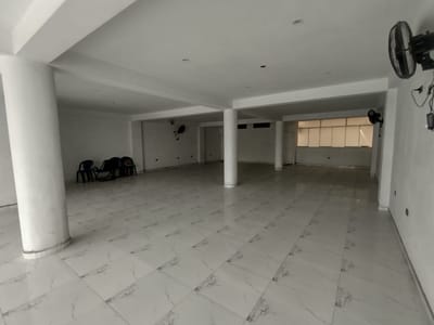 Alquiler Local 185m2 Smp en Av Alisos 2do piso