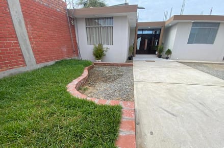 AMPLIA CASA EN VENTA FUNDO SANTA TERESA LOS EJIDOS - PIURA