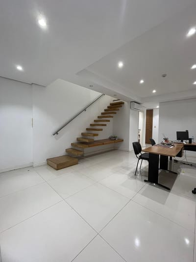 ZONA BCP - EN VENTA HERMOSO DPTO DE 2 HABITACIONES DE DOBLE ALTURA